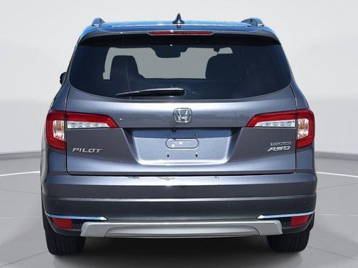 2022 Honda Pilot Touring 8-Passenger