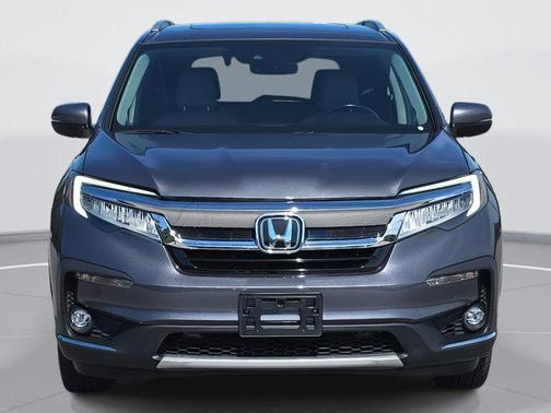 2022 Honda Pilot Touring 8-Passenger