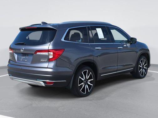 2022 Honda Pilot Touring 8-Passenger