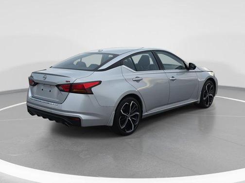 2023 Nissan Altima SR FWD