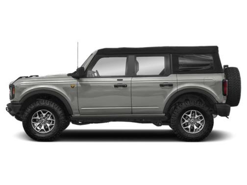 ICONIC SILVER METALLIC 2022 Ford Bronco Badlands