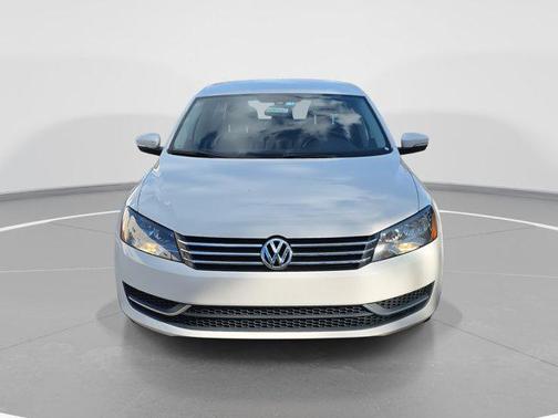 2014 Volkswagen Passat 2.5L Wolfsburg Edition