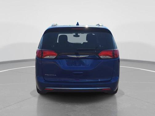 2018 Chrysler Pacifica Touring-L