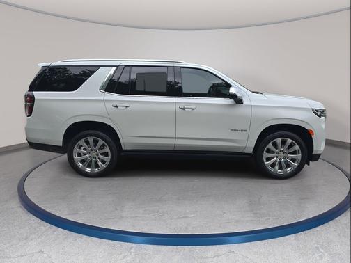 Iridescent Pearl Tricoat 2024 Chevrolet Tahoe Premier