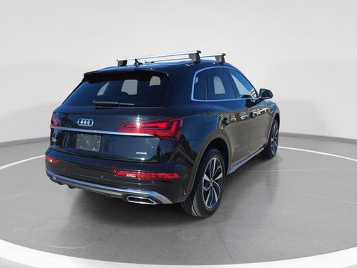 2022 Audi Q5 45 S line Prestige