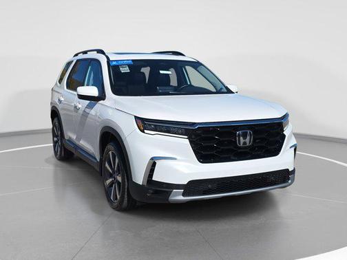 2025 Honda Pilot Touring 8-Passenger