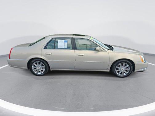 2008 Cadillac DTS Base