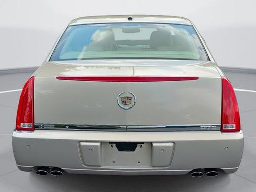 2008 Cadillac DTS Base