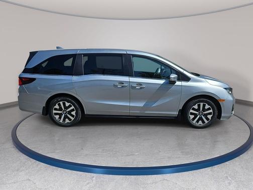Solar Silver Metallic 2026 Honda Odyssey EX-L