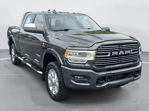 2019 RAM 2500 Laramie Crew Cab 4x4 6'4' Box
