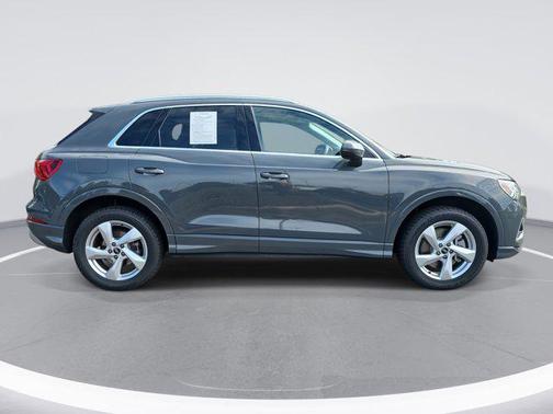 2022 Audi Q3 40 Premium Plus