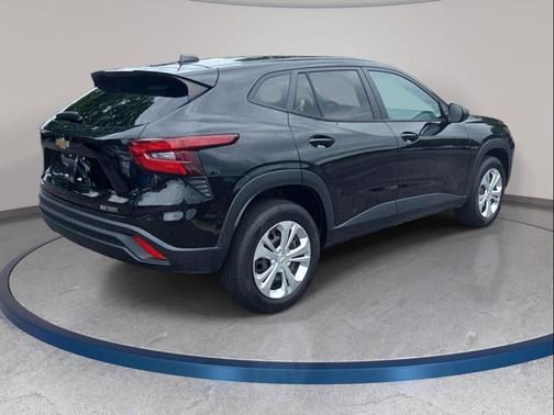 Mosaic Black Metallic 2024 Chevrolet Trax LS