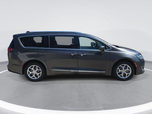 2018 Chrysler Pacifica Touring-L Plus