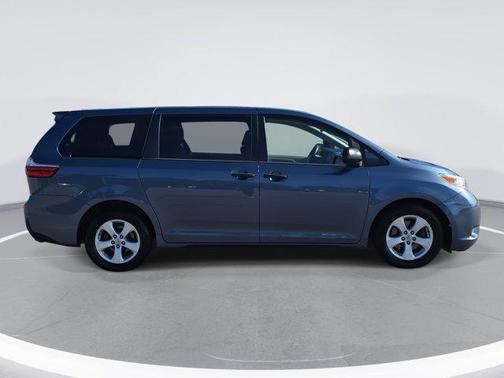 2015 Toyota Sienna L