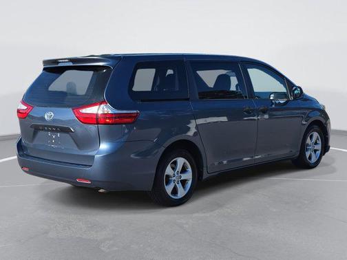 2015 Toyota Sienna L