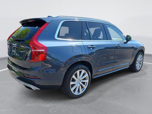 2020 Volvo XC90 T6 Momentum