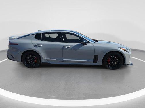 2022 Kia Stinger GT2