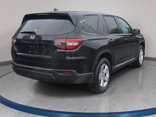 Crystal Black Pearl 2023 Honda Pilot 2WD LX
