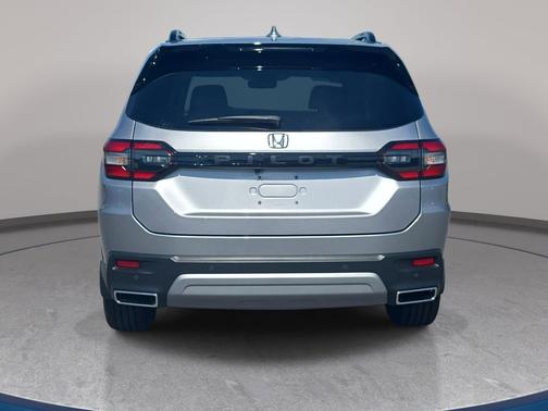 Lunar Silver Metallic 2025 Honda Pilot Touring 8-Passenger