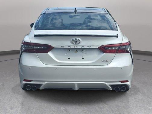 Wind Chill Pearl/Midnight Black Metallic 2023 Toyota Camry XSE