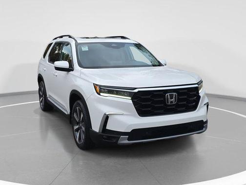 2023 Honda Pilot Touring 8-Passenger
