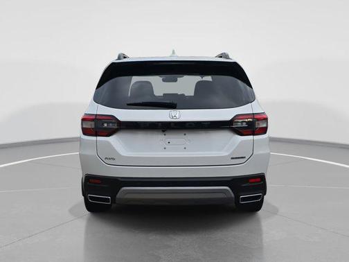 2023 Honda Pilot Touring 8-Passenger