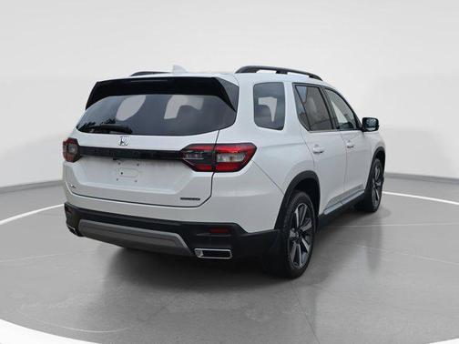 2023 Honda Pilot Touring 8-Passenger