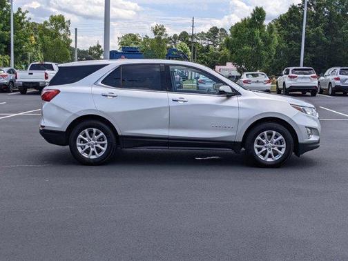 Photo 4 of 32 of 2018 Chevrolet Equinox 1LT