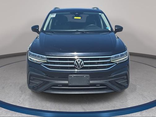 Deep Black Pearl 2022 Volkswagen Tiguan 2.0T SE 4MOTION
