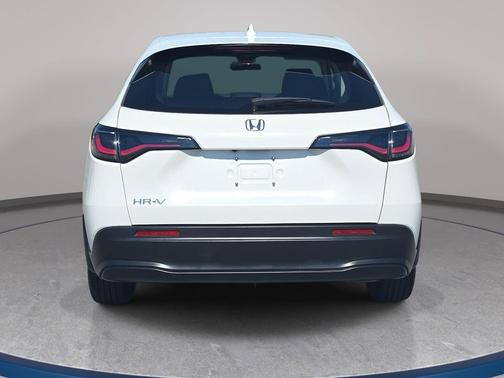 Platinum White Pearl 2024 Honda HR-V LX