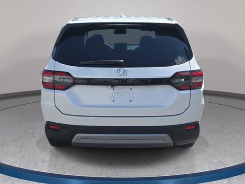 Platinum White Pearl 2023 Honda Pilot 2WD EX-L 7 Passenger