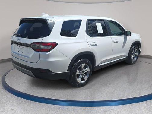 Platinum White Pearl 2023 Honda Pilot 2WD EX-L 7 Passenger