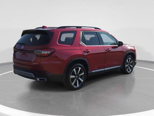2024 Honda Pilot Touring 8-Passenger