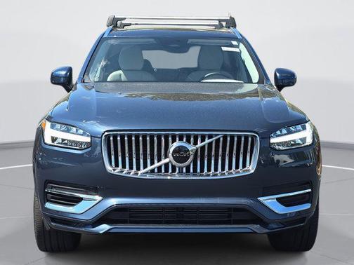 2023 Volvo XC90 Recharge Plug-In Hybrid T8 Core Bright Theme