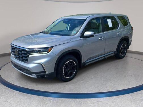 Lunar Silver Metallic 2025 Honda Pilot EX-L
