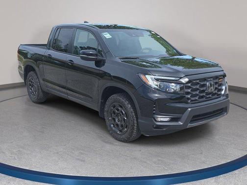 Crystal Black Pearl 2026 Honda Ridgeline TrailSport+