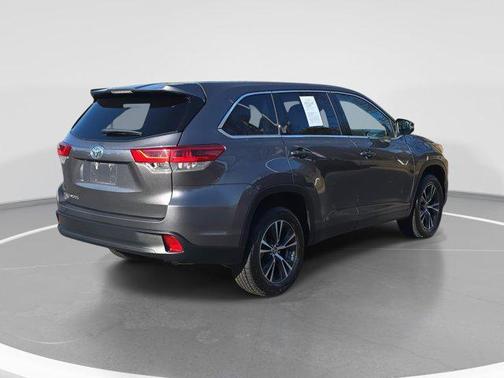 2019 Toyota Highlander LE I4