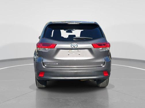 2019 Toyota Highlander LE I4