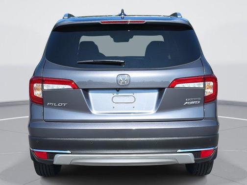 2022 Honda Pilot Touring 8-Passenger