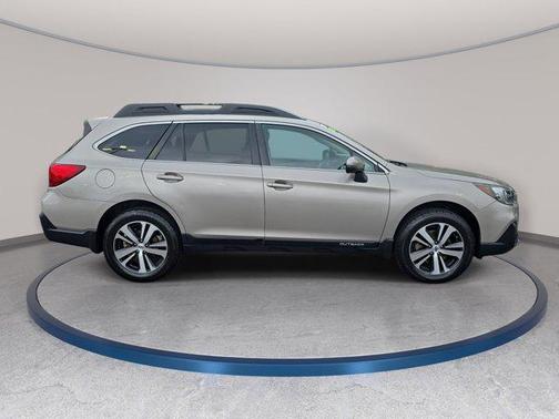 Tungsten Metallic 2019 Subaru Outback 2.5i Limited