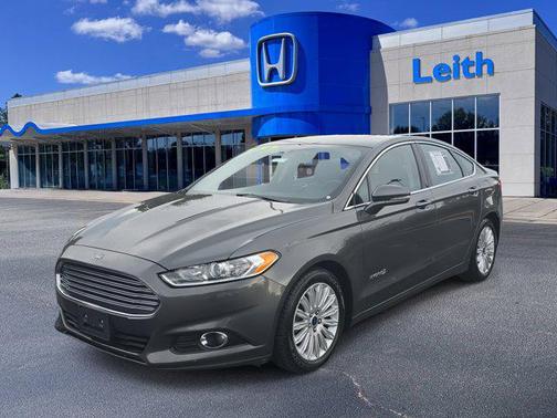 2016 Ford Fusion Hybrid SE