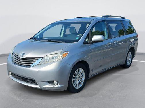 2013 Toyota Sienna XLE