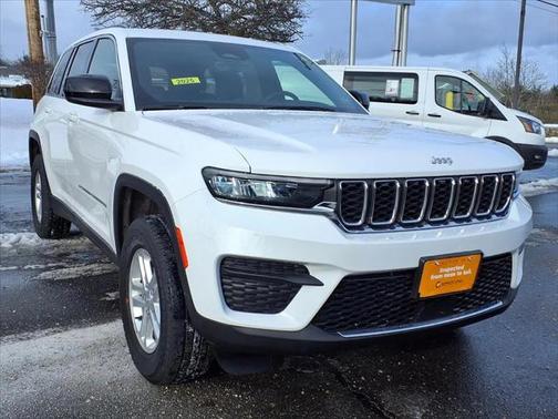 2025 Jeep Grand Cherokee Laredo 4x4