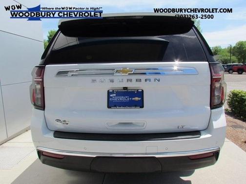 2023 Chevrolet Suburban LT
