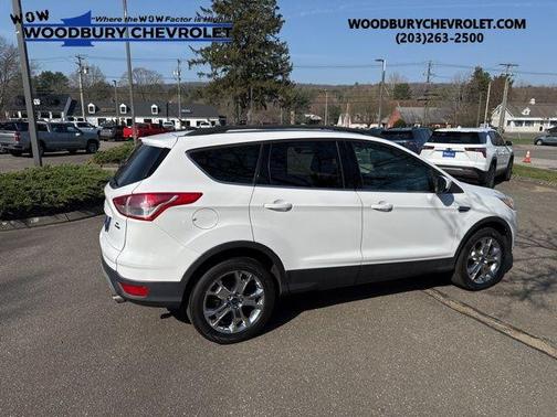 Oxford White 2016 Ford Escape SE
