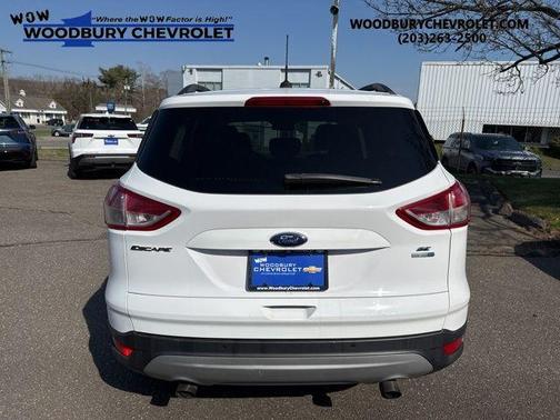 Oxford White 2016 Ford Escape SE