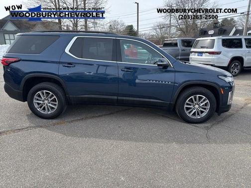 2022 Chevrolet Traverse LT Cloth