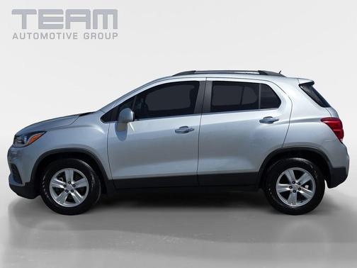 Silver Ice Metallic 2020 Chevrolet Trax LT