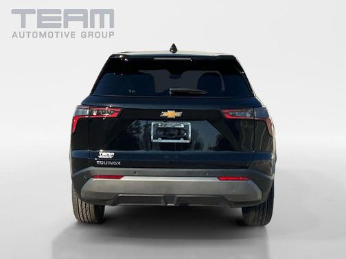 Mosaic Black Metallic 2026 Chevrolet Equinox 1LT