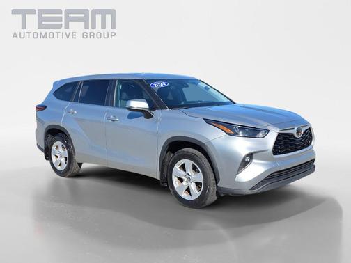 Celestial Silver Metallic 2024 Toyota Highlander LE